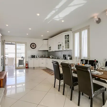 Casa Patino - Happy *